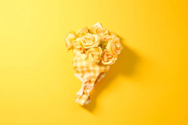 Yellow Flower Bouquet Isolated Yellow Background — Stock Photo, Image