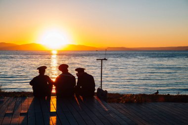 Vladivostok, Rusya - 16 Eylül 2018: Sunset beach ve denizci veya deniz kuvvetleri