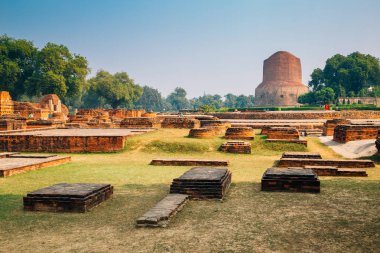 Varanasi, Hindistan Dhamekh Stupa Sarnath antik kalıntılar