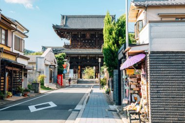Kyoto, Japonya - 28 Eylül 2018: Seiryoji Tapınağı, Arashiyama, tarihi mimarisi