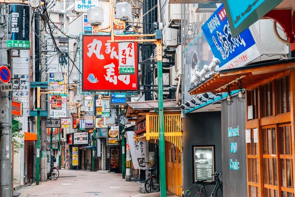 Osaka, Japão - 30 de setembro de 2018: Higashi Umeda restaurant food street — Fotografia de Stock