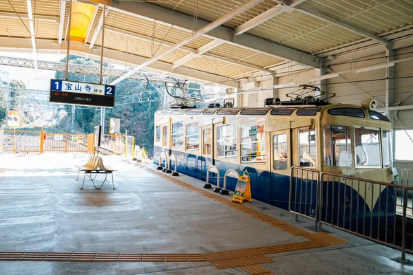 Nara, Japón - 4 de abril de 2019: Estación de cableado Ikoma — Foto de Stock