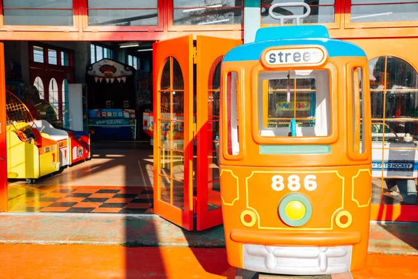 Nara, Japon - 4 avril 2019 : Arcade du parc d'attractions Ikoma Sanjo — Photo