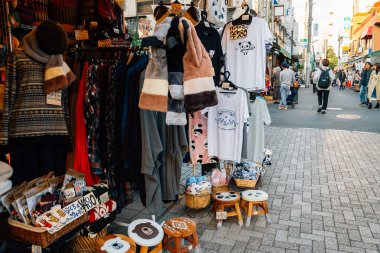Tokyo, Japonya - 27 Kasım 2018 : Kichijoji fashion shopping street