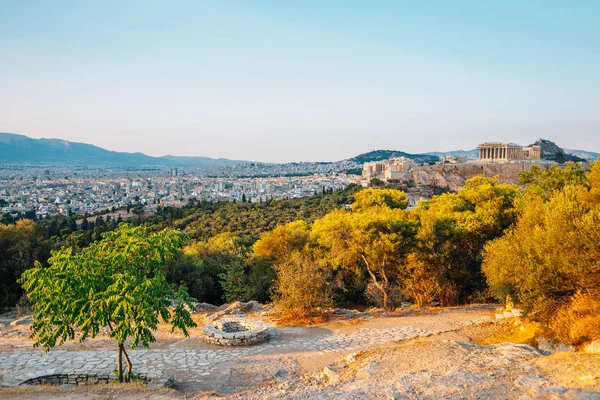 Αρχαία Ακρόπολη από το λόφο Φιλοπάππου στην Αθήνα, Ελλάδα — Φωτογραφία Αρχείου