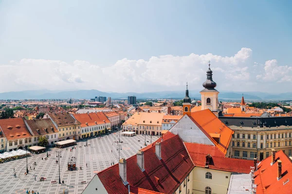 Piata Mare Velké náměstí z Council Tower v Sibiu, Rumunsko — Stock fotografie
