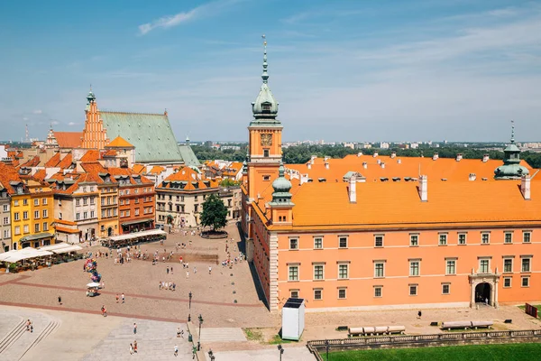 Warsaw cathedral and Royal Castle square at old town in Warsaw, Poland — Stock Photo, Image