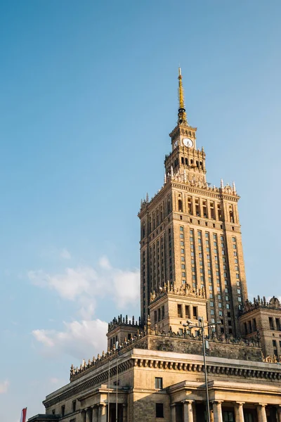 Paleis van Cultuur en Wetenschap in Warschau, Polen — Stockfoto