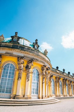 Schloss Sanssouci yazlık sarayı Potsdam, Almanya 'daki Sanssouci parkında.