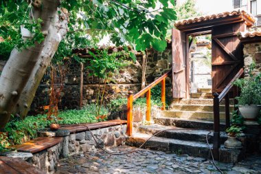 Sozopol, Bulgaristan - 30 Temmuz 2019 : Eski şehir deki Kutsal Bakire Kilisesi