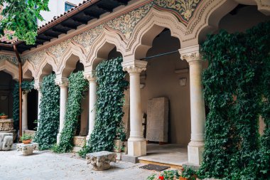 Bükreş, Romanya - 27 Temmuz 2019: Stavropoleos Manastırı Kilisesi