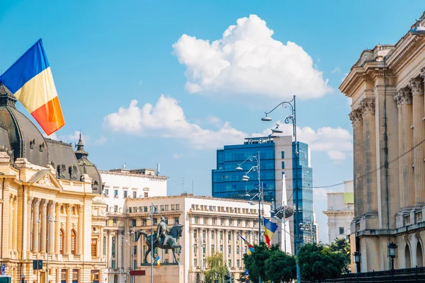 Bucareste, Romênia - 27 de julho de 2019: Victory Avenue Revolution Square — Fotografia de Stock