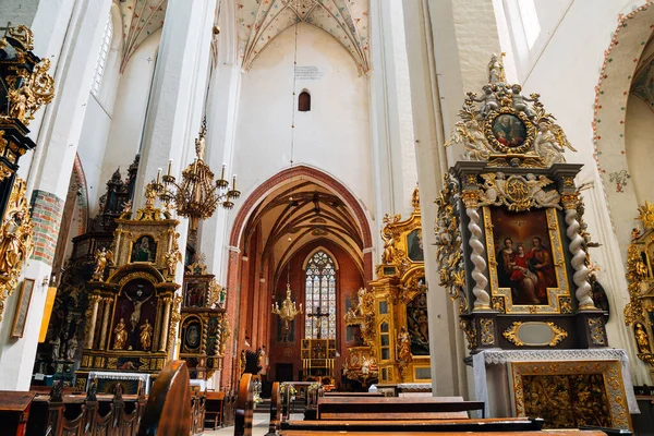 Torun, Polônia - 11 de junho de 2019: Dentro da Catedral de São João — Fotografia de Stock