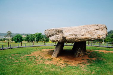 Ganghwa Dolmen UNESCO Dünya Mirası Alanını Incheon, Kore 'ye park etti