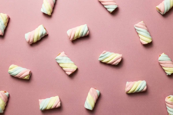 Marshmallow Colorido Sobre Fondo Rosa Plano Vista Superior Deliciosos Bocadillos — Foto de Stock