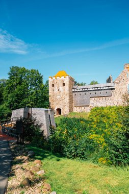 Livonya Düzeni Kalesi, Sigulda, Letonya 'da harabeler