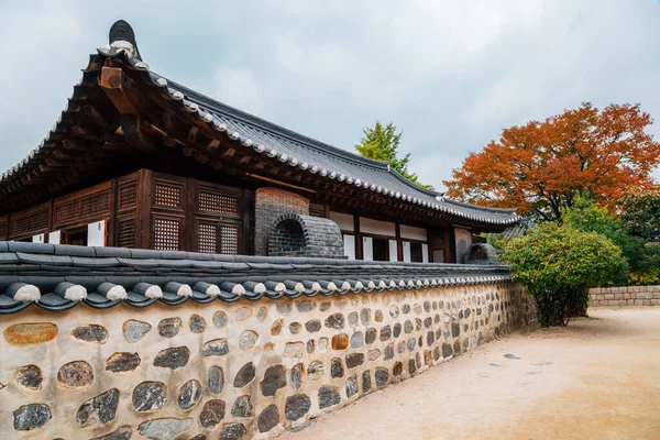 Traditionelles Koreanisches Haus Mit Herbst Ahornblättern Namsangol Hanok Village Seoul — Stockfoto