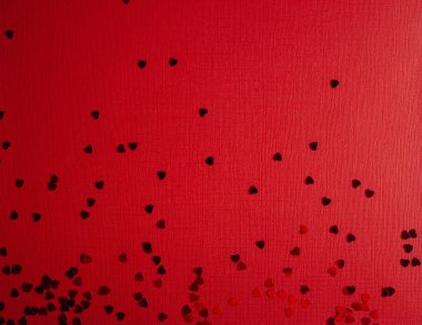 Sevgililer Günü veya düğün için kalpler şeklinde kırmızı payetler Güzel yazıt. 