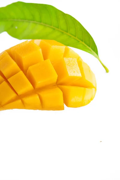 Fresco Mango Giallo Bella Pelle Isolata — Foto Stock