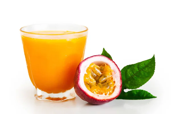 Passion Fruit Passion Fruit Juice Glass White Isolated Background — Stock Photo, Image