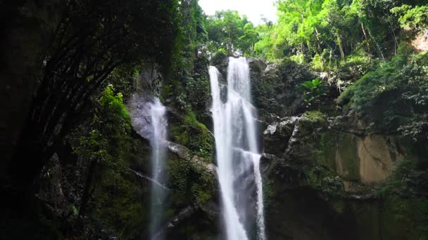 Водопад Водопад Путешествиях Природе — стоковое видео