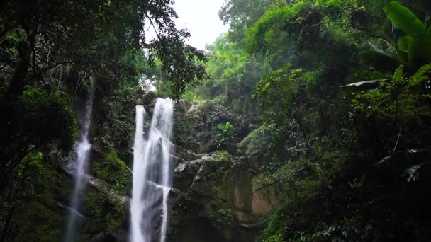 Водопад Водопад Путешествиях Природе — стоковое видео