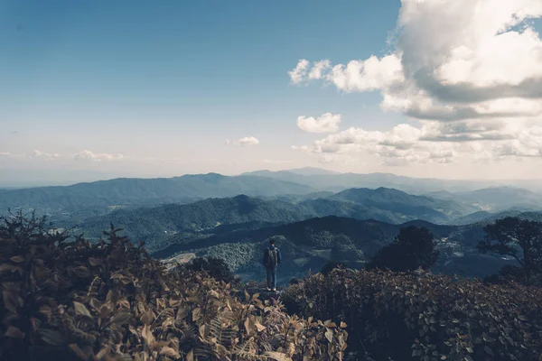 Céu Vista Para Montanha Paisagem Tom Azul — Fotografia de Stock