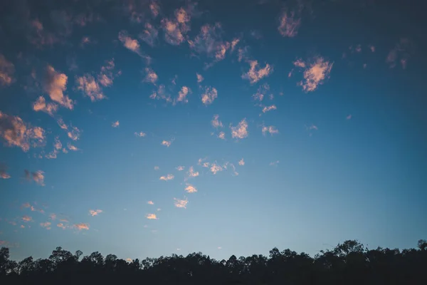 夕空夕暮れサンセット Landscap ディープ ブルー — ストック写真
