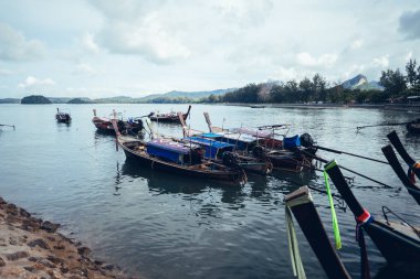 Uzun kuyruk tekne Ada manzarası ve turizm