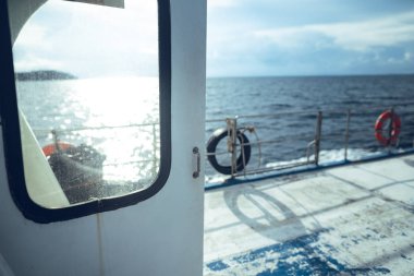 Phiphi adasına bir yolcu gemisinde