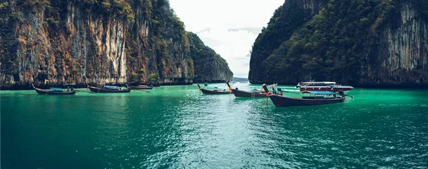 Barco Cauda Longa Viajar Para Ilha Phi Phi Island Mar — Fotografia de Stock