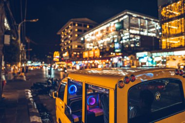 Sokak yemekleri Phuket pazarında