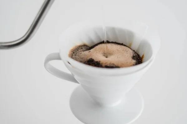 Hacer Café Goteo Café Negro Con Fondo Blanco — Foto de Stock