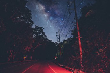 Samanyolu ve kırmızı ışıklar