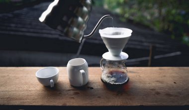 Sabahları evde kahve damlatın