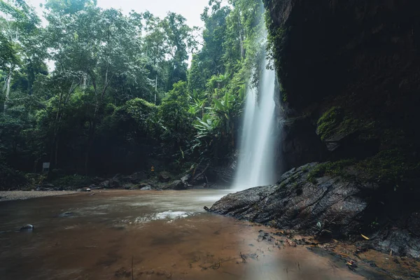 Cachoeira Natureza Viagem Mok Fah Cachoeira — Fotografia de Stock