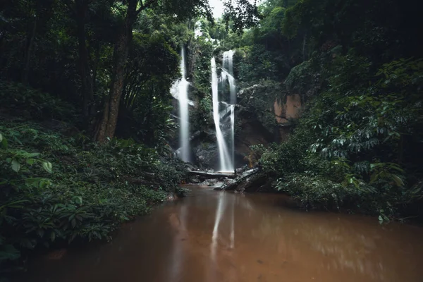 Cascada Naturaleza Viaje Mok Fah Cascada — Foto de Stock