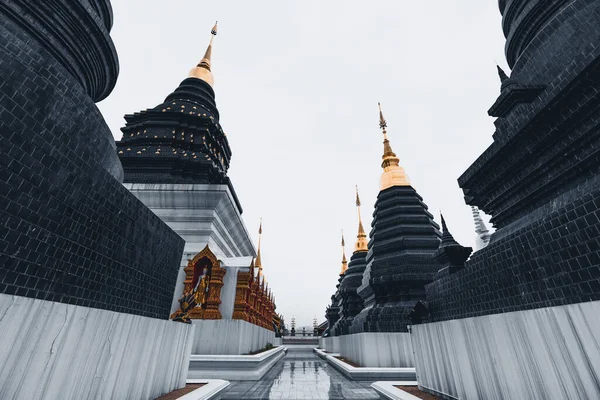 Tayland tapınağı-Wat Ban Den Chiang Mai Pagodas ve tapınakları