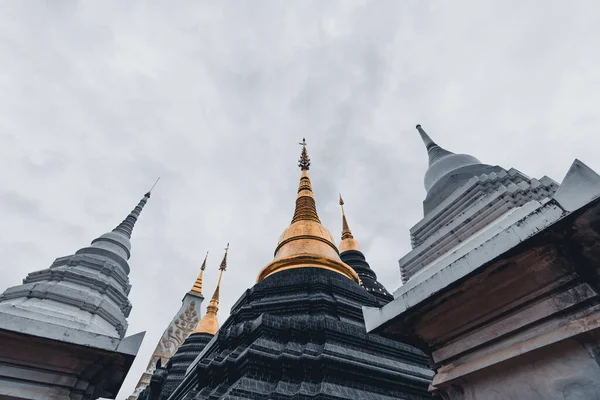 Tayland tapınağı-Wat Ban Den Chiang Mai Pagodas ve tapınakları