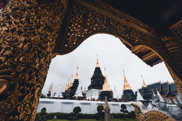 Tayland tapınağı-Wat Ban Den Chiang Mai Pagodas ve tapınakları