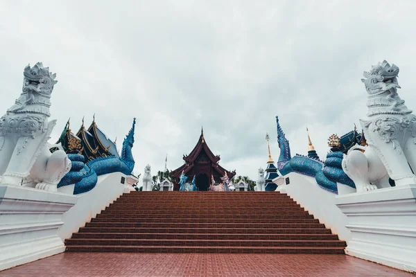 Tayland tapınağı-Wat Ban Den Chiang Mai Pagodas ve tapınakları