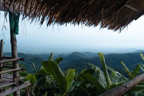 Montanhas Árvores Verdes Após Chuva — Fotografia de Stock