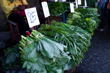 Markette taze sebzeler