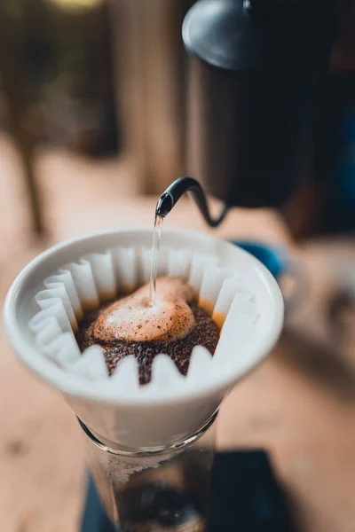 Barista Dripping Coffee Slow Coffee Bar Style — Stock Photo, Image