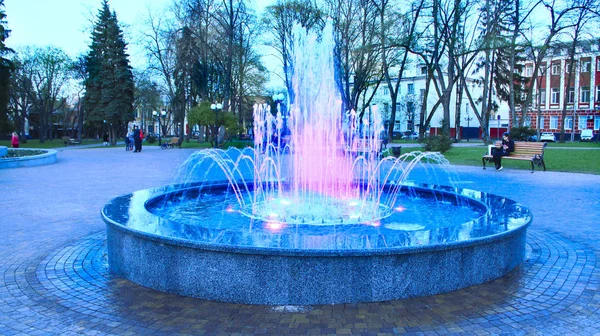 Chernihiv Oekraïne April 2018 Fonteinen Stadspark Gekleurde Fonteinen Stadspark Kleurrijke — Stockfoto