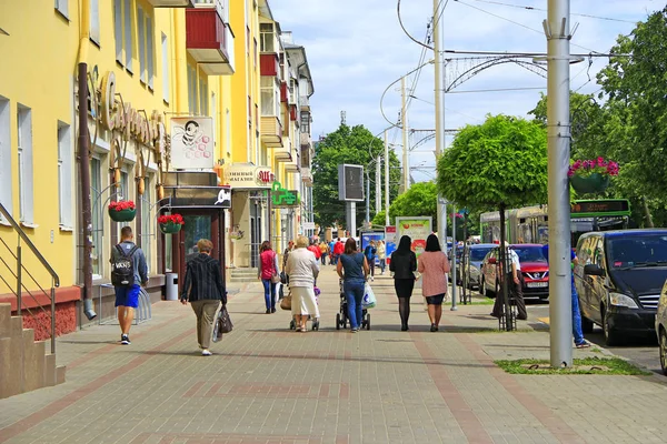 Gomel Belarus May 2018 People Walk City Street Belarusian City — Stock Photo, Image