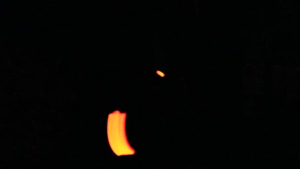 快速移动的火迹 黑暗中闪光的抽象运动 — 图库视频影像