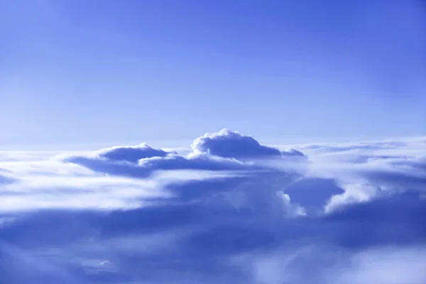 Flug Über Wolken Wunderschönes Panorama Aus Dem Flugzeugfenster Mit Weißen — Stockfoto