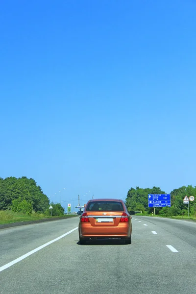 Kharkiv Ucrânia Agosto 2016 Carro Chevrolet Aveo Durante Movimento Estrada — Fotografia de Stock