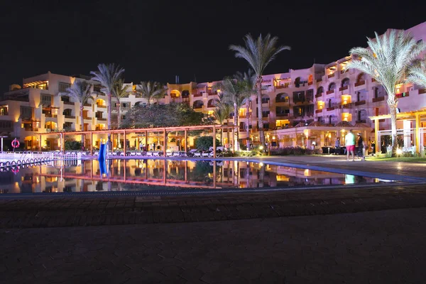 Hurghada Egypt July 2018 Resort Hotel Reflected Water Pool Night — Stock Photo, Image